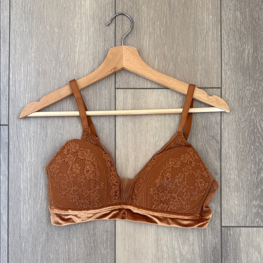 Elegant Lace Women's Bra in Brown